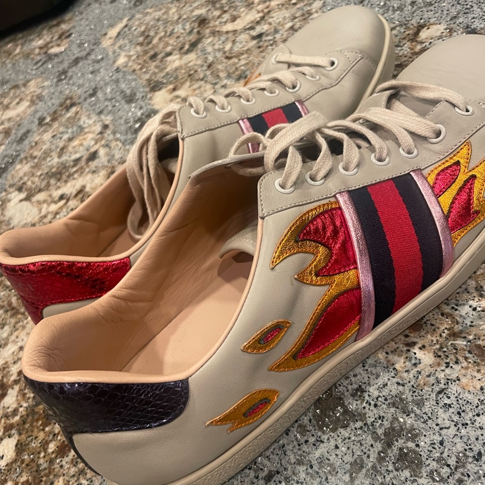 PERFECT FOR SUMMER - Gucci Ace Flame Sneakers